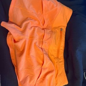 Orange Lululemon short size 4 never worn but no tag
